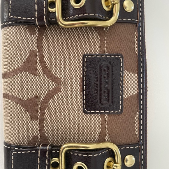 Coach Brown Signature Buckle Zip Around Wallet - Picture 5 of 11